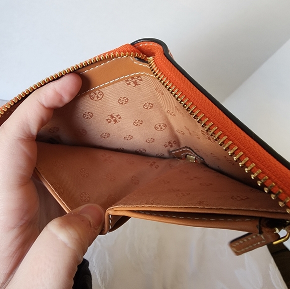 Tory Burch 2FER Gracie Reversible Canvas Tote with Perforated Zip Wallet - Picture 12 of 13